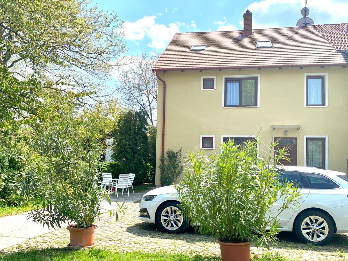 Home Sweet Apartment Xl Bük 外观 照片